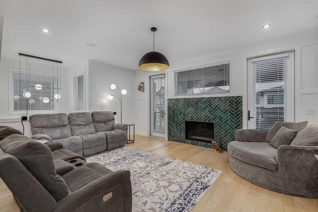 44 Timberline Way Sw, Calgary, AB - Indoor Photo Showing Living Room With Fireplace