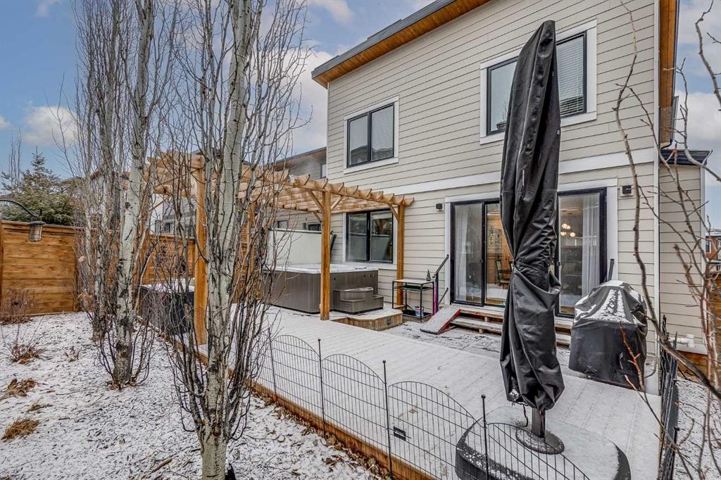 44 Timberline Way Sw, Calgary, AB - Outdoor