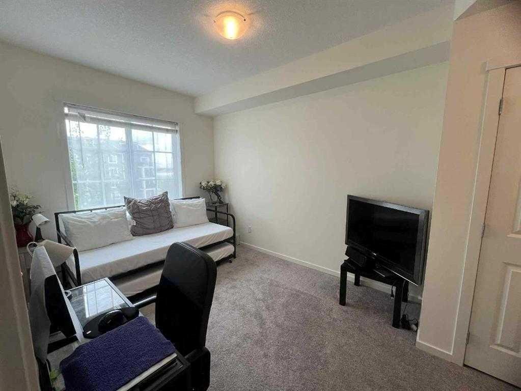 3313-99 Copperstone Park, Calgary, AB - Indoor Photo Showing Living Room