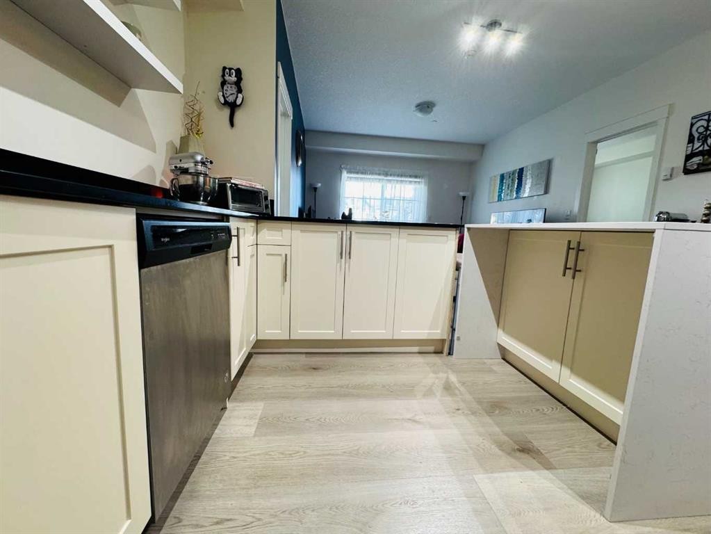 3313-99 Copperstone Park, Calgary, AB - Indoor