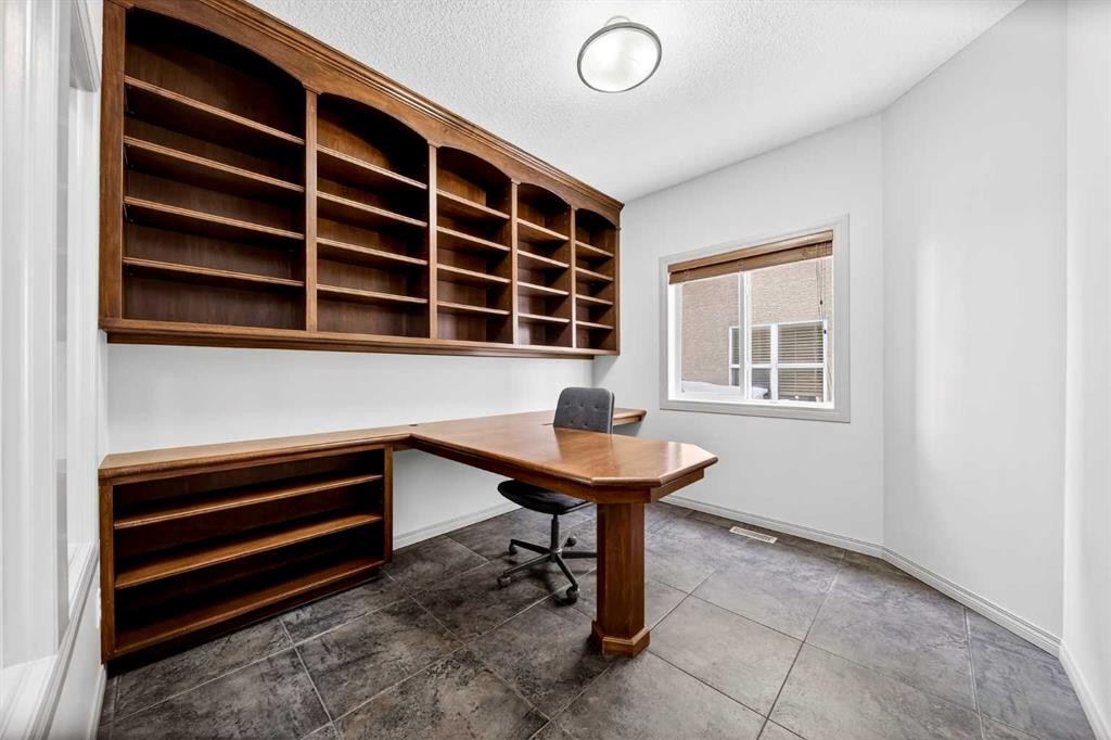 14 Springborough Crescent Sw, Calgary, AB - Indoor Photo Showing Office