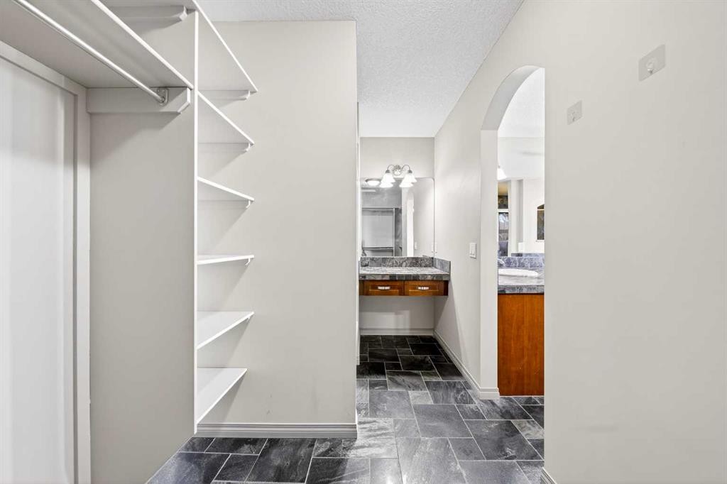 14 Springborough Crescent Sw, Calgary, AB - Indoor With Storage