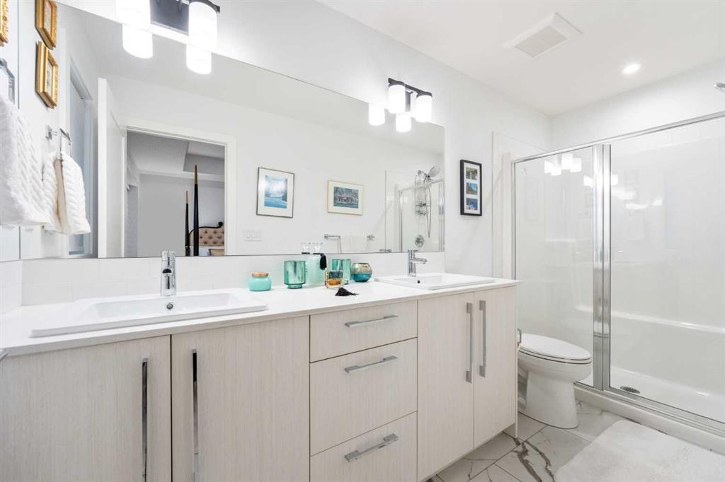 7411 202 Avenue Se, Calgary, AB - Indoor Photo Showing Bathroom