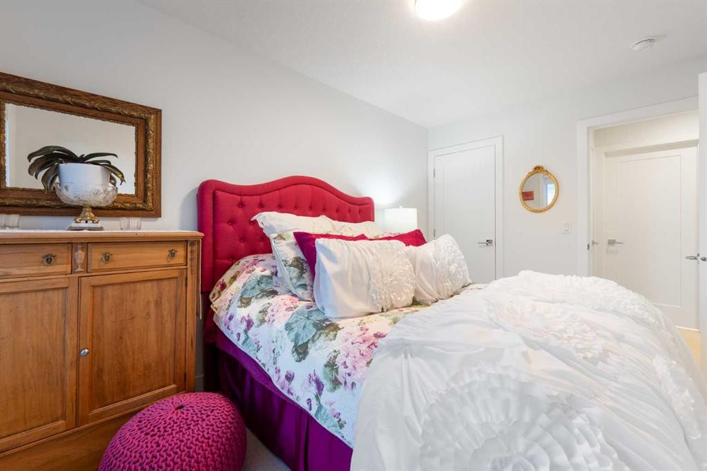 7411 202 Avenue Se, Calgary, AB - Indoor Photo Showing Bedroom