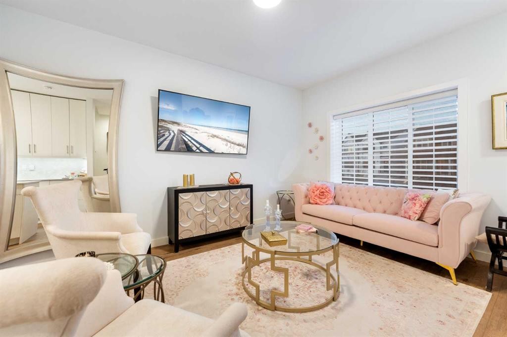 7411 202 Avenue Se, Calgary, AB - Indoor Photo Showing Living Room
