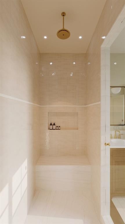 654 27 Avenue Nw, Calgary, AB - Indoor Photo Showing Bathroom