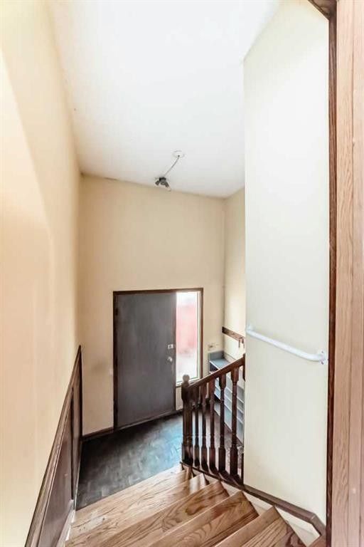 2610 Dover Ridge Drive Se, Calgary, AB - Indoor Photo Showing Other Room