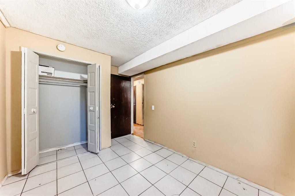 2610 Dover Ridge Drive Se, Calgary, AB - Indoor Photo Showing Other Room