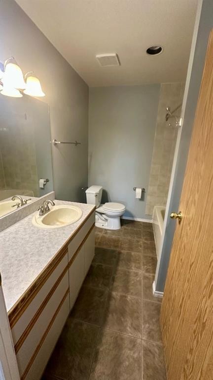 8-6203 Bowness Road Nw, Calgary, AB - Indoor Photo Showing Bathroom