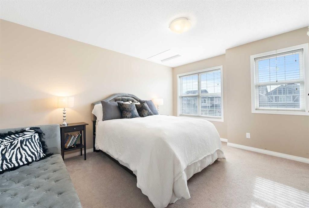 100 Evansborough Common Nw, Calgary, AB - Indoor Photo Showing Bedroom