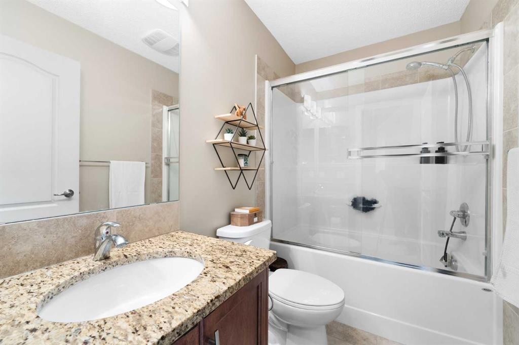 100 Evansborough Common Nw, Calgary, AB - Indoor Photo Showing Bathroom