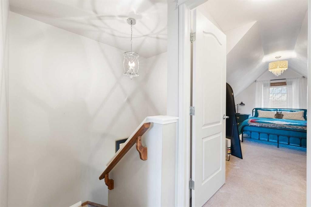 100 Evansborough Common Nw, Calgary, AB - Indoor Photo Showing Other Room