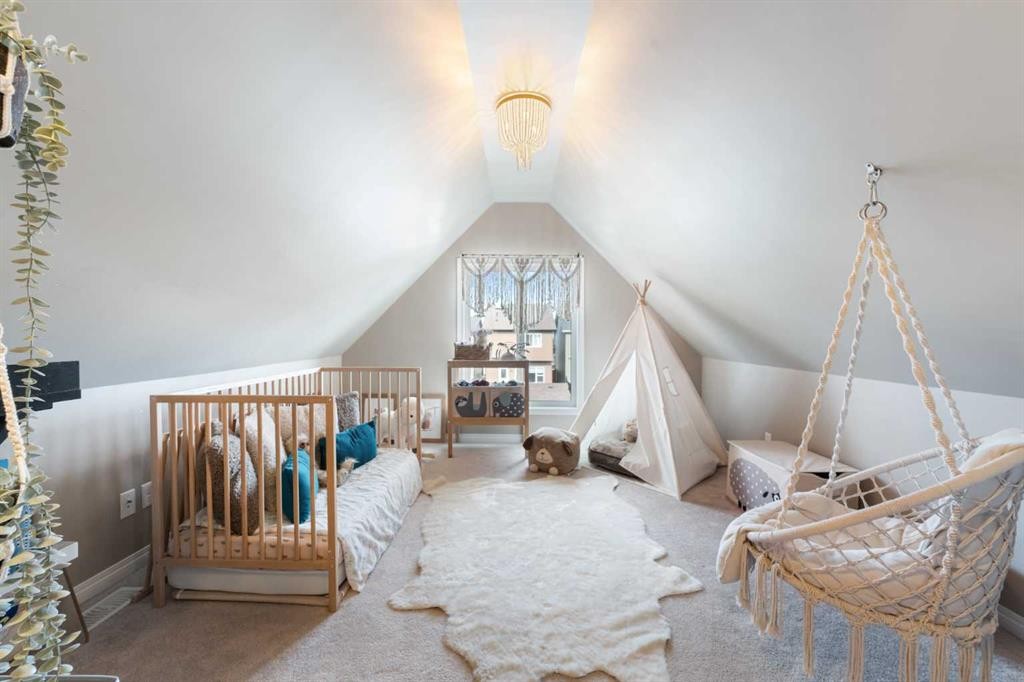 100 Evansborough Common Nw, Calgary, AB - Indoor Photo Showing Other Room