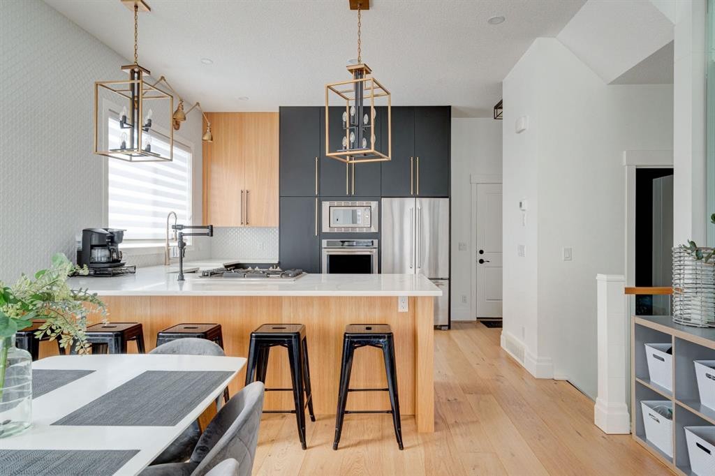 1804 20 Avenue, Calgary, AB - Indoor