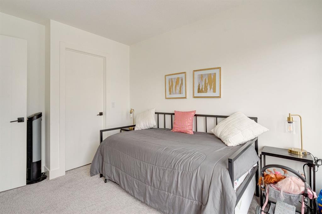 1804 20 Avenue, Calgary, AB - Indoor Photo Showing Bedroom