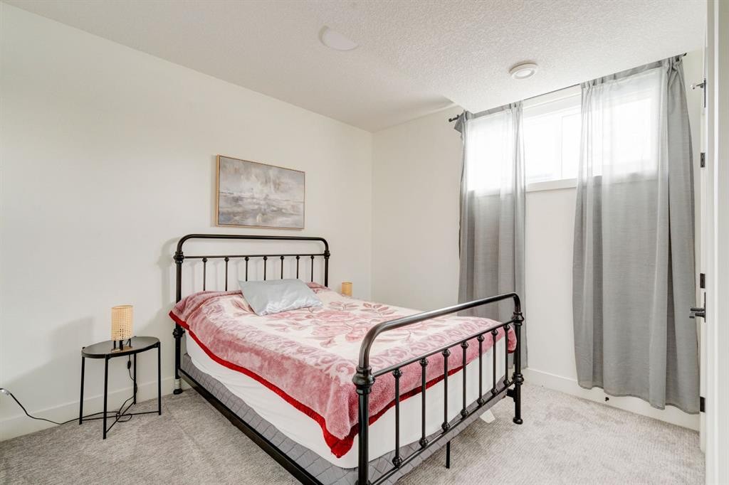 1804 20 Avenue, Calgary, AB - Indoor Photo Showing Bedroom