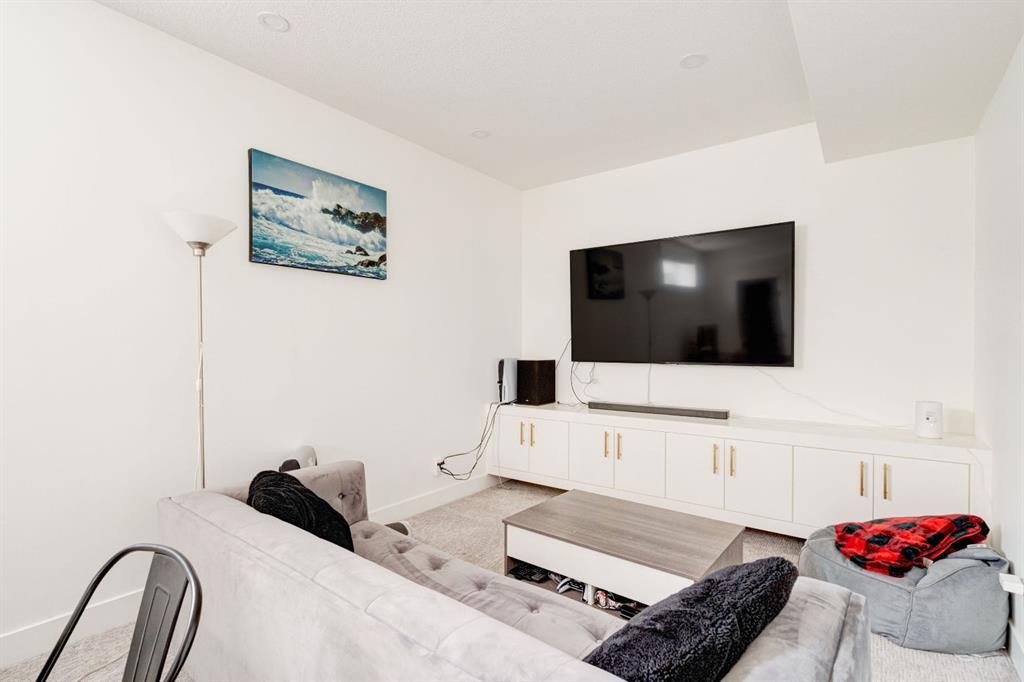 1804 20 Avenue, Calgary, AB - Indoor