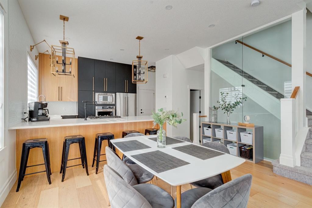 1804 20 Avenue, Calgary, AB - Indoor Photo Showing Dining Room