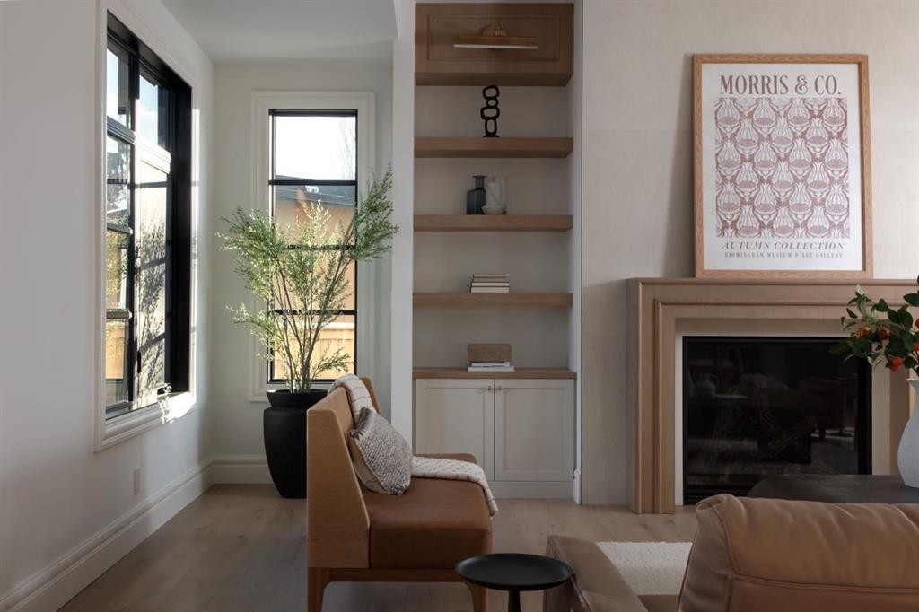 2945 Toronto Crescent Nw, Calgary, AB - Indoor