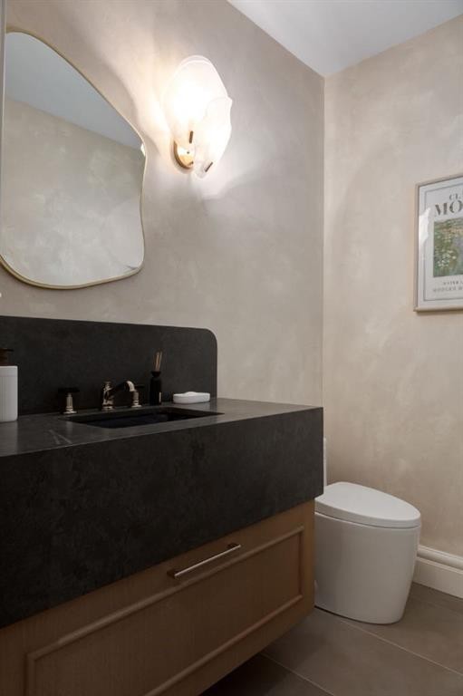 2945 Toronto Crescent Nw, Calgary, AB - Indoor Photo Showing Bathroom