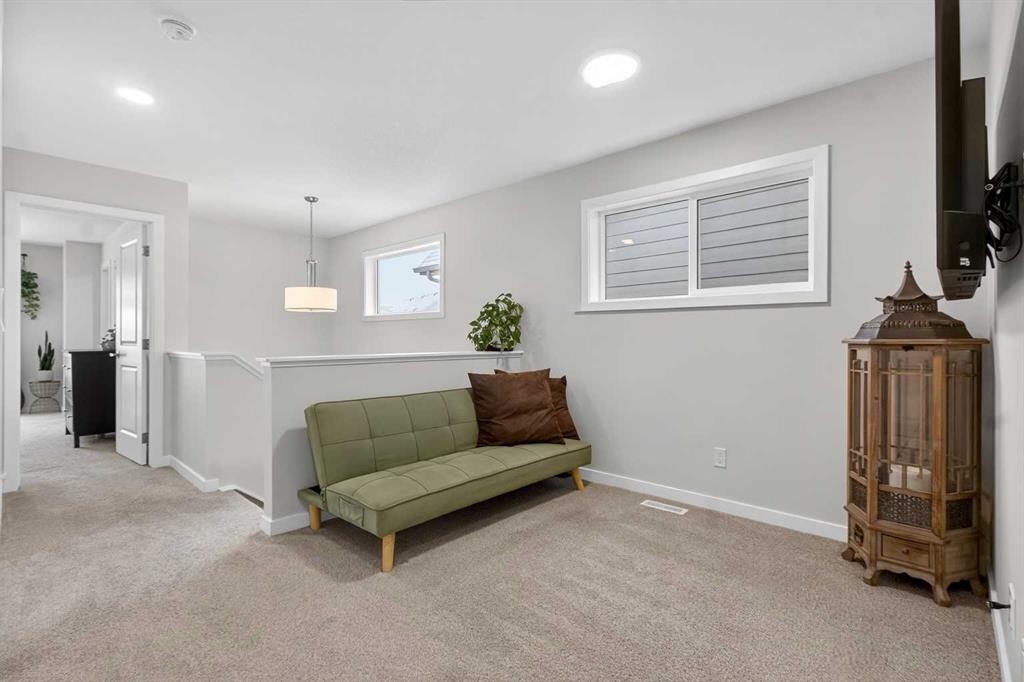 321 Magnolia Way Se, Calgary, AB - Indoor Photo Showing Other Room