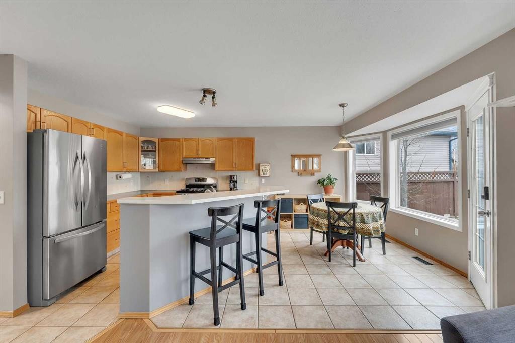 52 Covewood Green Ne, Calgary, AB - Indoor Photo Showing Kitchen