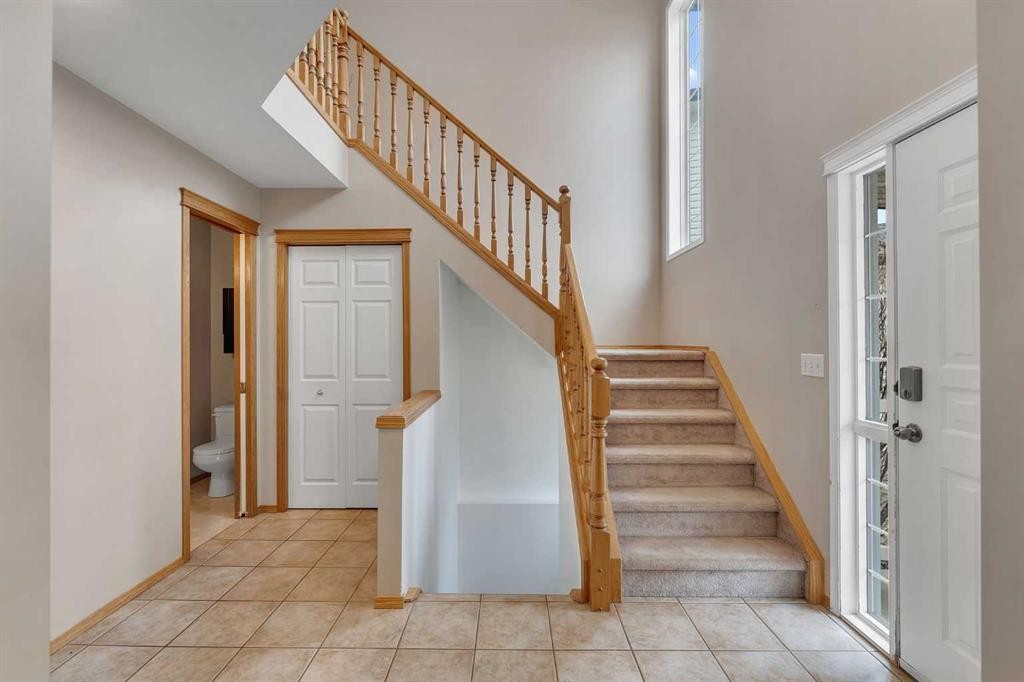 52 Covewood Green Ne, Calgary, AB - Indoor Photo Showing Other Room