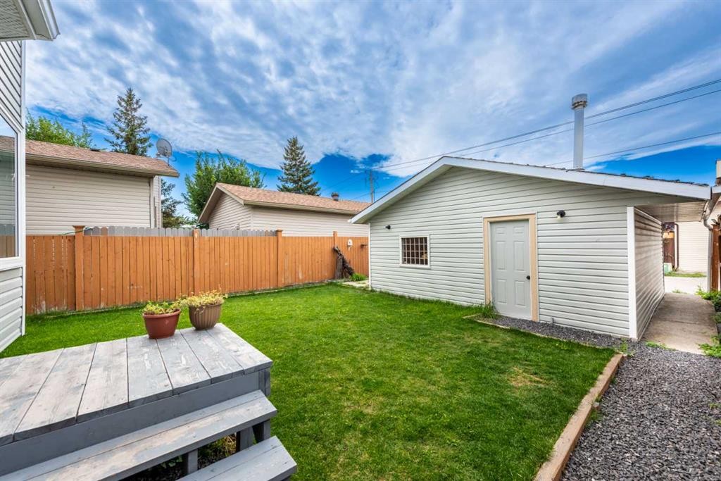 39 Tararidge Drive Ne, Calgary, AB - Outdoor With Exterior