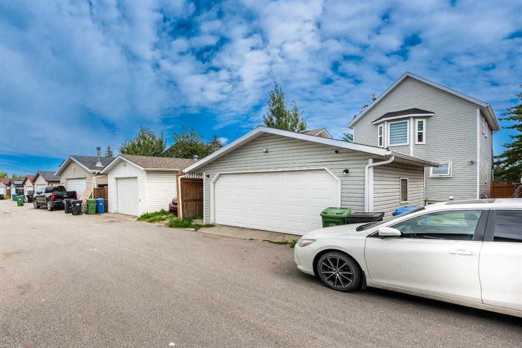 39 Tararidge Drive Ne, Calgary, AB - Outdoor