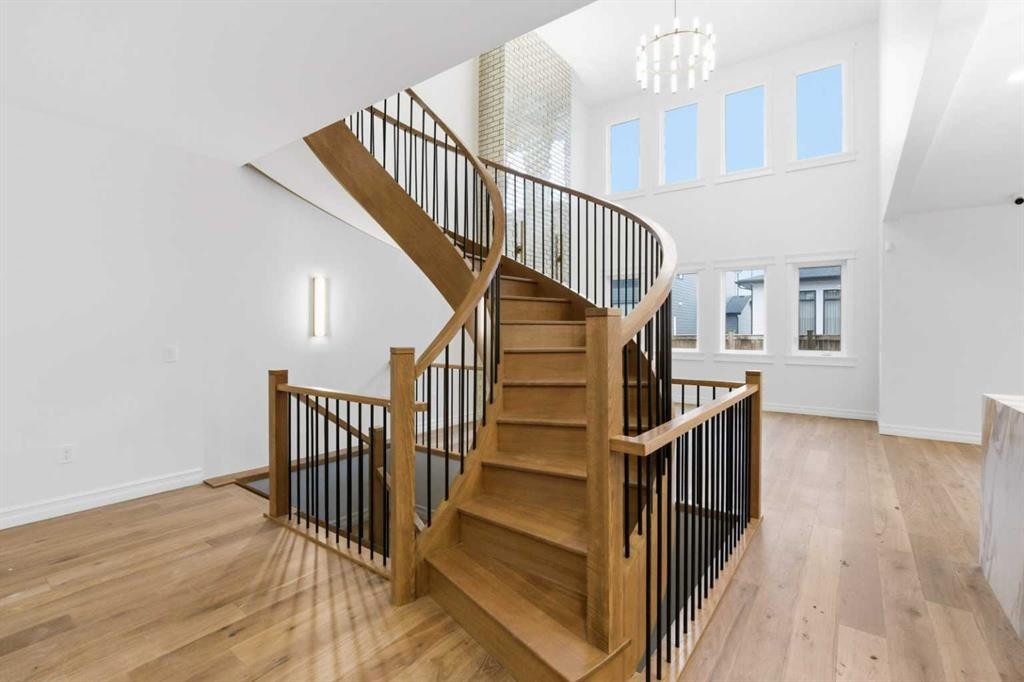 356 Greenwich Drive Nw, Calgary, AB - Indoor Photo Showing Other Room