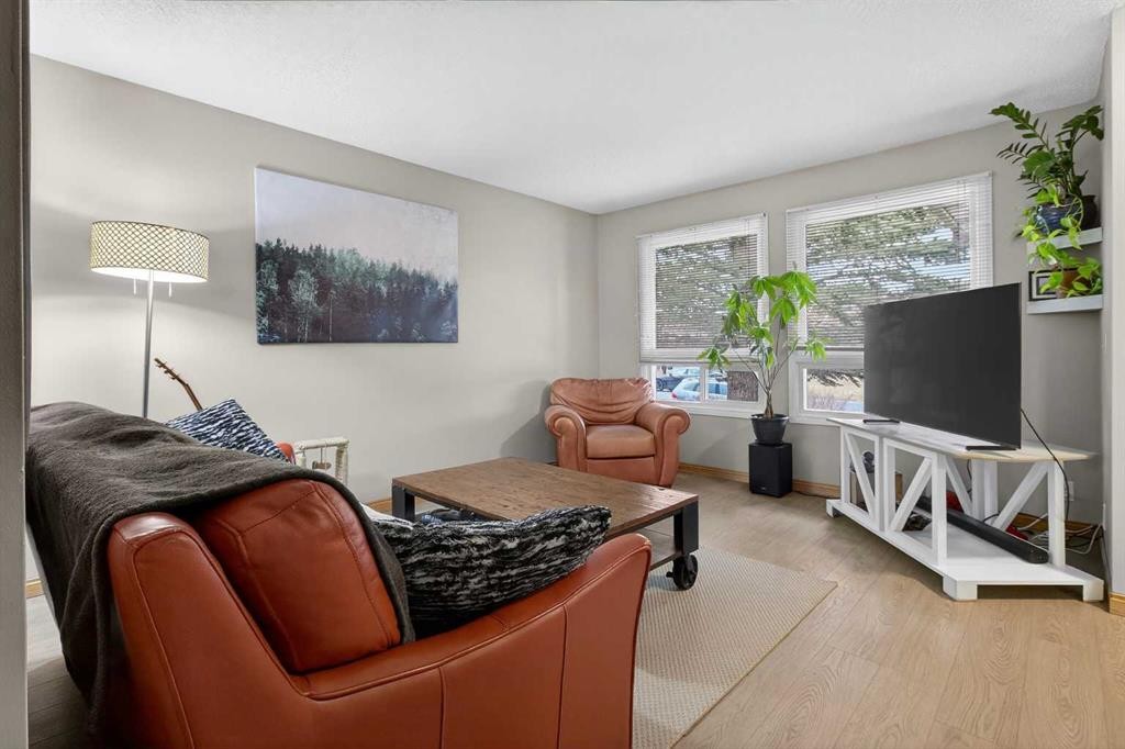 27 Bedford Road Ne, Calgary, AB - Indoor