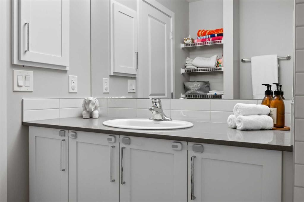 126 Seton Passage Se, Calgary, AB - Indoor Photo Showing Bathroom