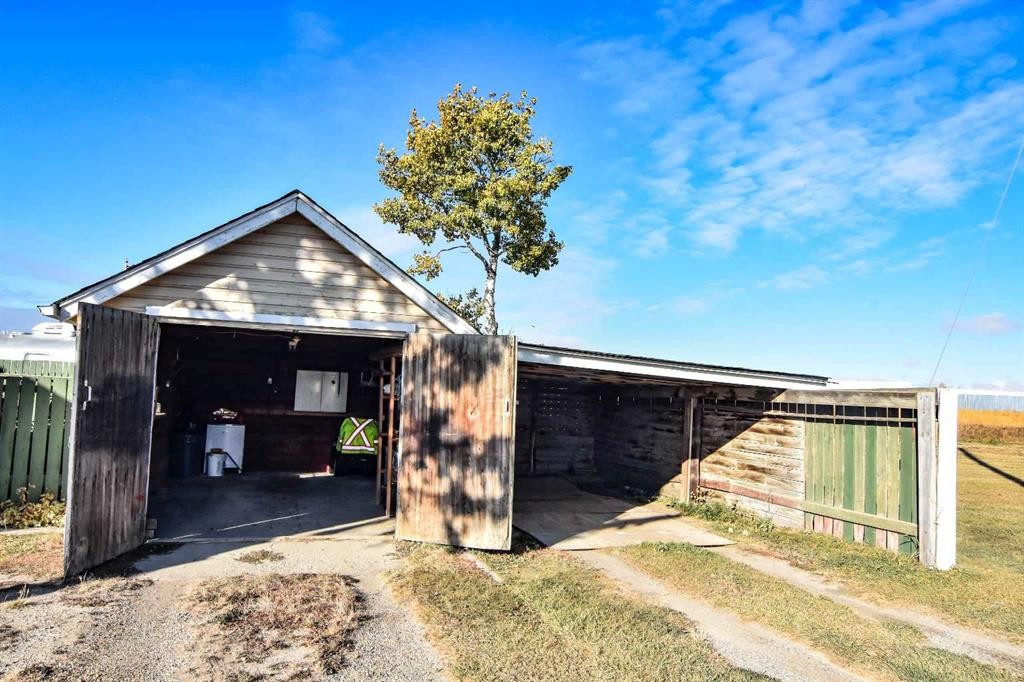 253215 Range Road 280, Delacour, AB - Outdoor