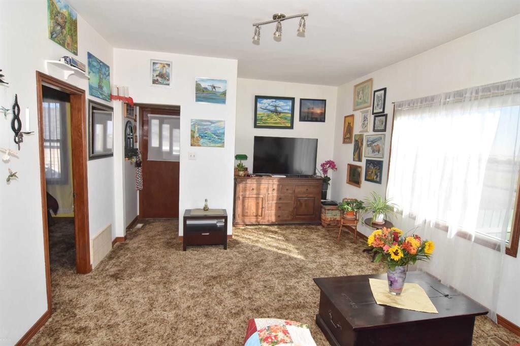 253215 Range Road 280, Delacour, AB - Indoor