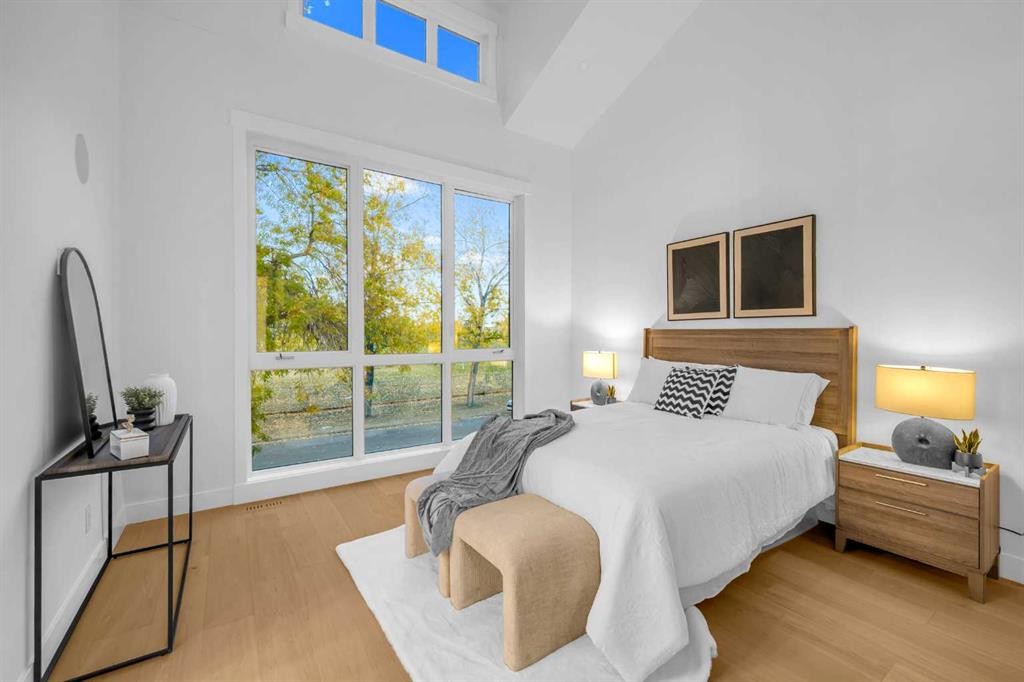 2435 52 Avenue Sw, Calgary, AB - Indoor Photo Showing Bedroom