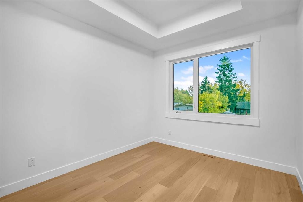 2435 52 Avenue Sw, Calgary, AB - Indoor Photo Showing Other Room