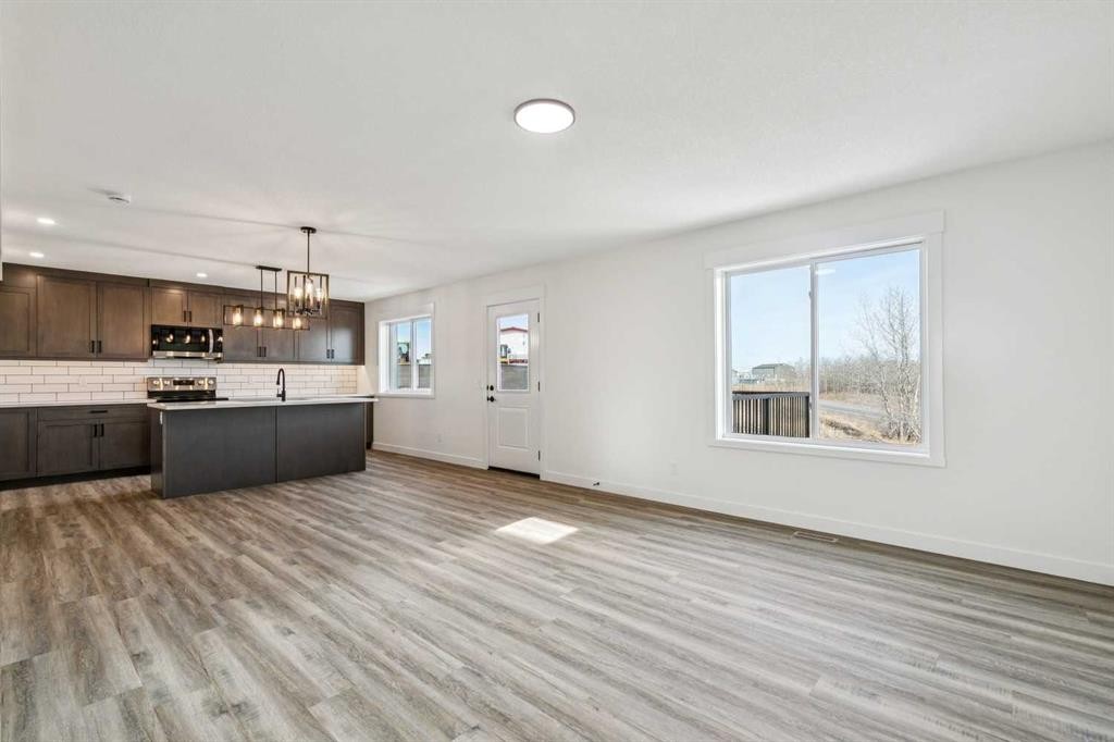 26A Poplar Ridge Close, Didsbury, AB - Indoor Photo Showing Kitchen