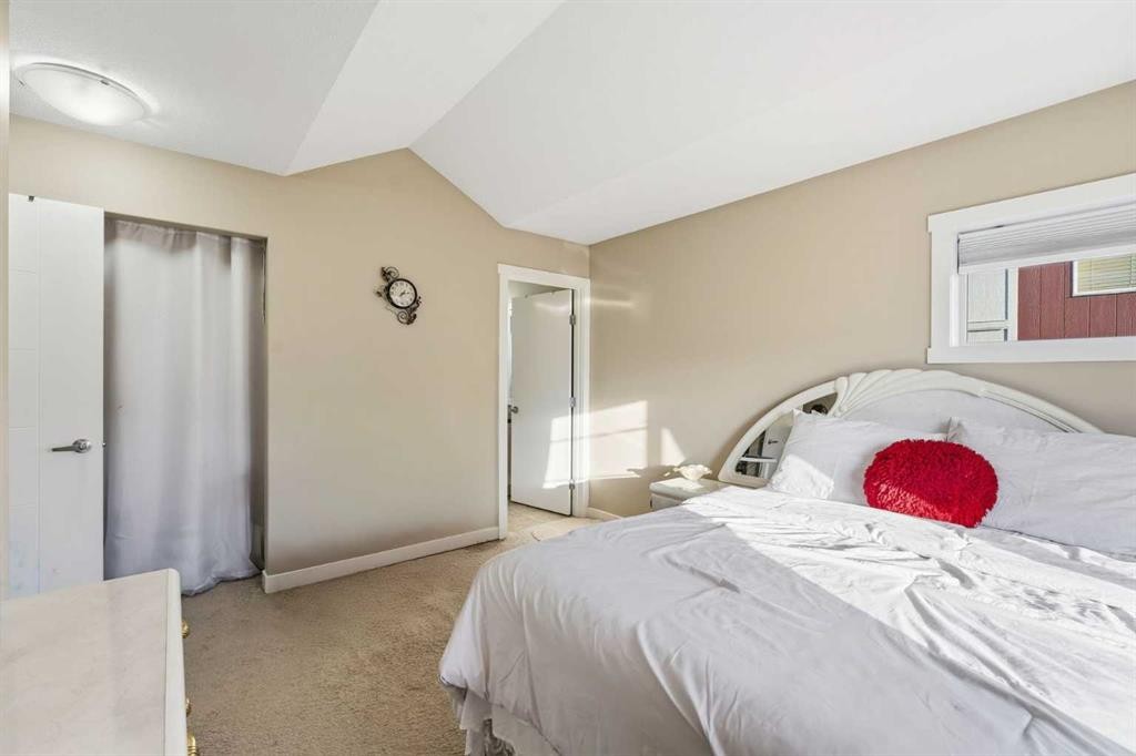 427 Redstone View Ne, Calgary, AB - Indoor Photo Showing Bedroom