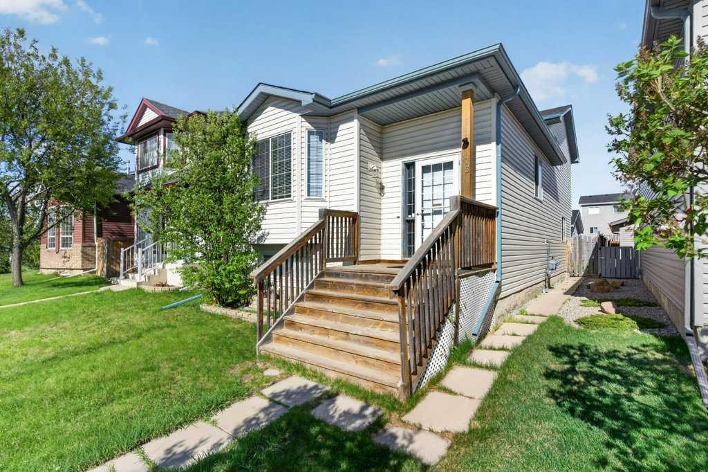173 Martin Crossing Crescent Ne, Calgary, AB - Outdoor