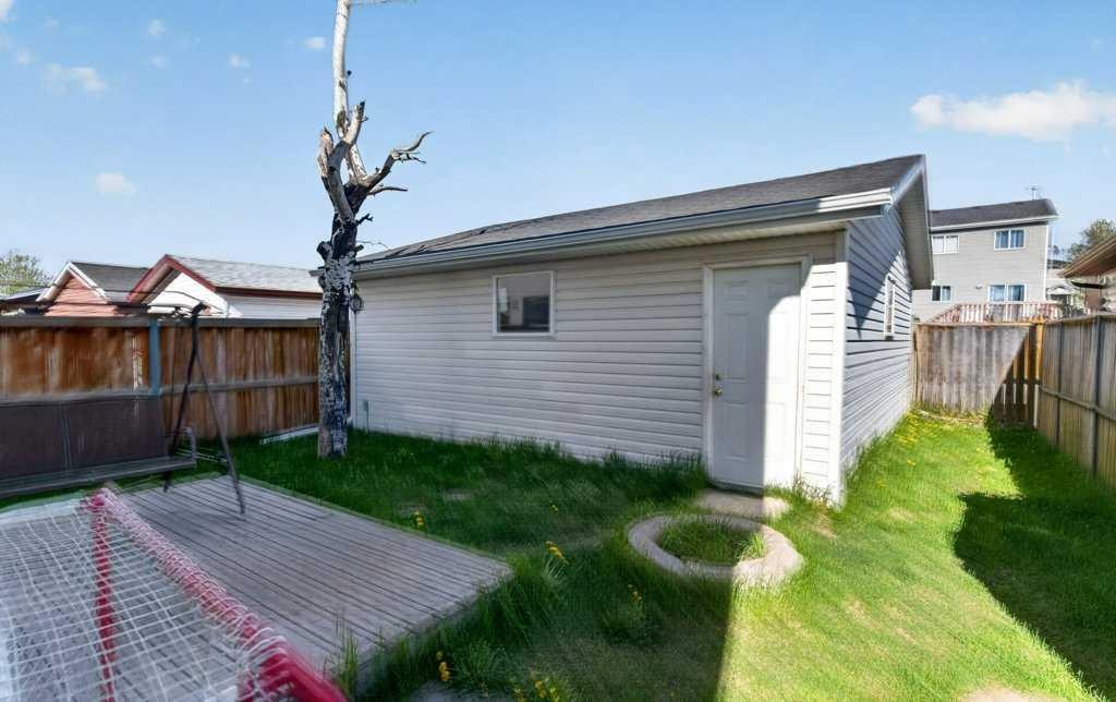 173 Martin Crossing Crescent Ne, Calgary, AB - Outdoor