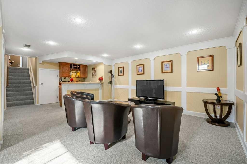 44 Deerbrook Crescent Se, Calgary, AB - Indoor