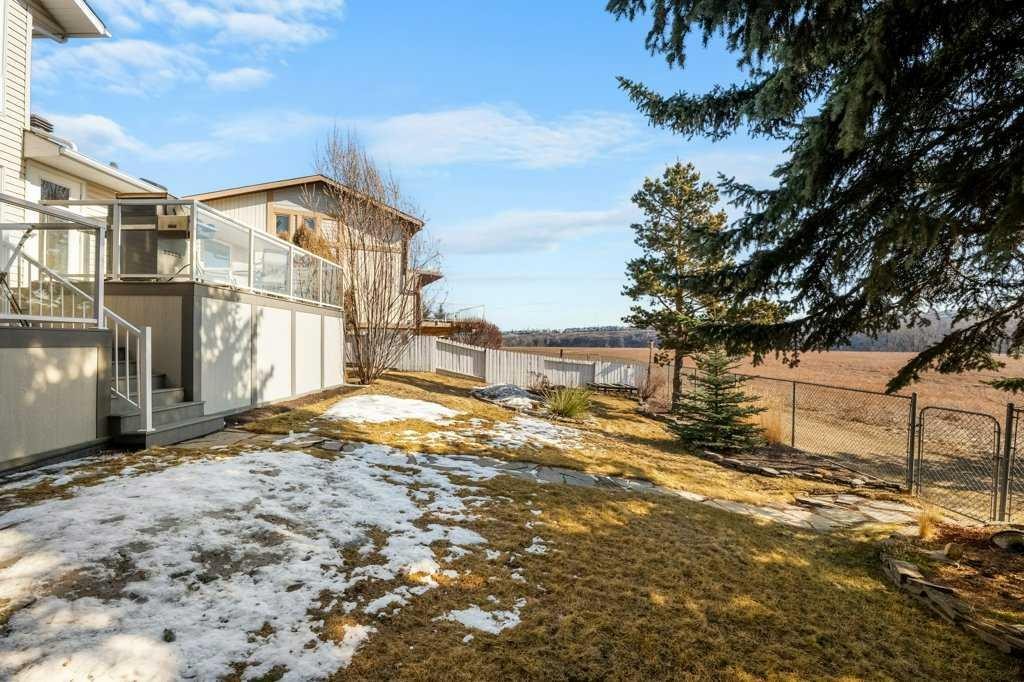 44 Deerbrook Crescent Se, Calgary, AB - Outdoor