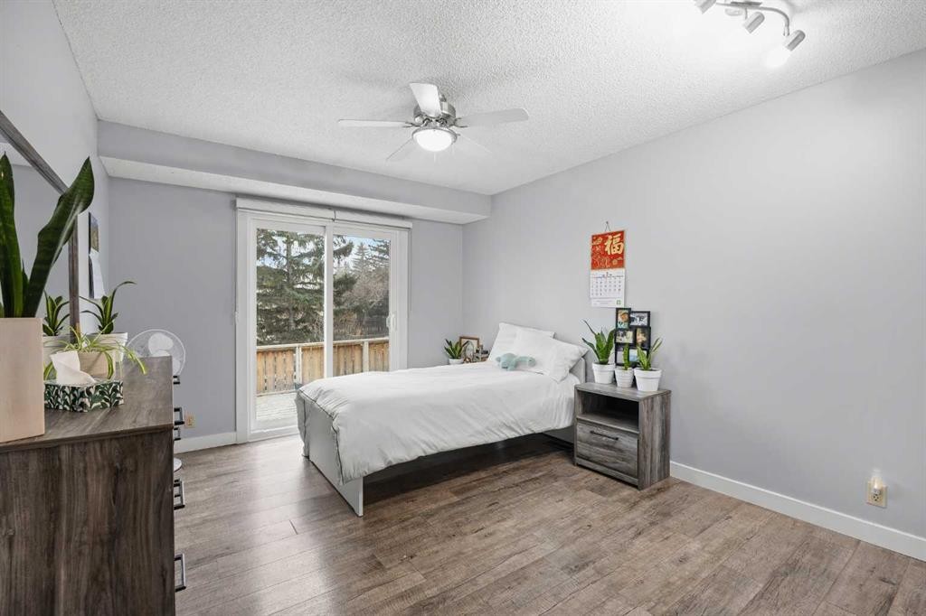 23 Edgedale Road Nw, Calgary, AB - Indoor Photo Showing Bedroom