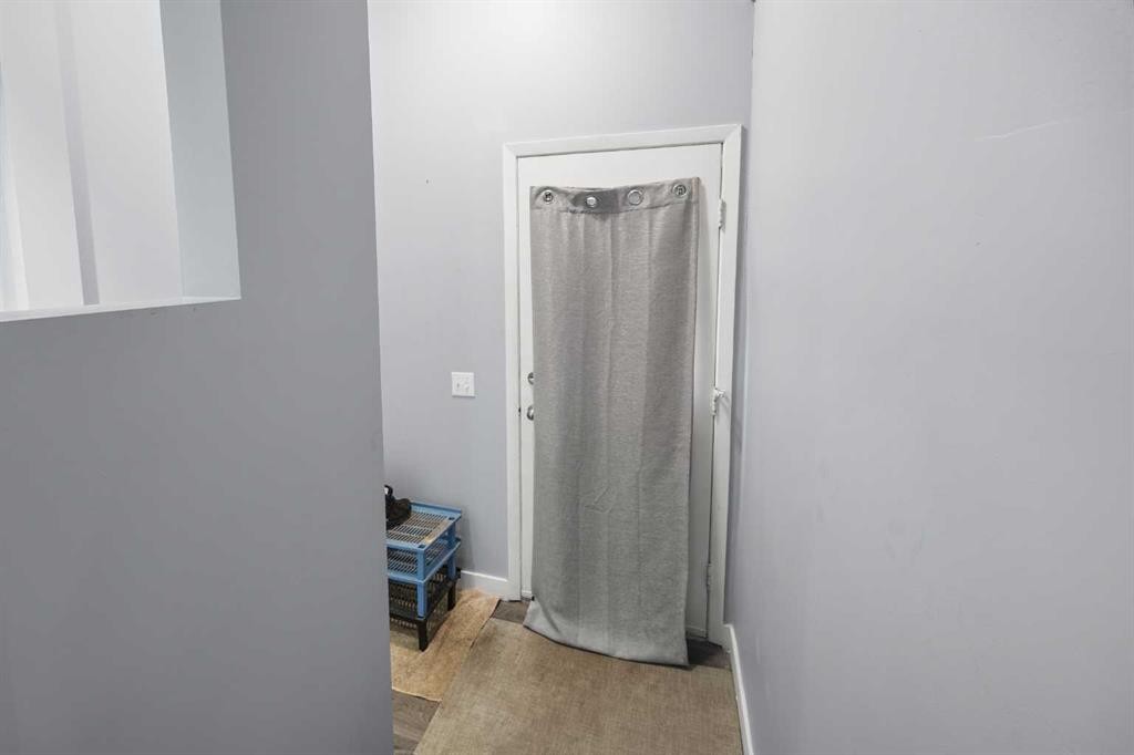 23 Edgedale Road Nw, Calgary, AB - Indoor