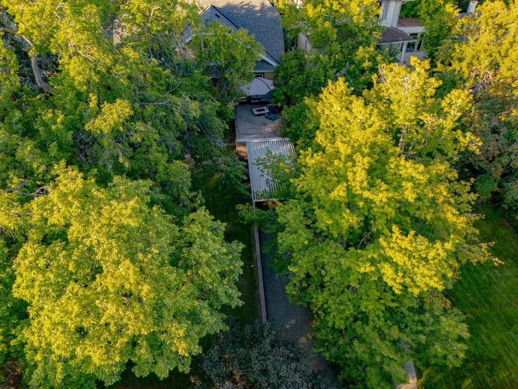 1424 Premier Way Sw, Calgary, AB - Outdoor