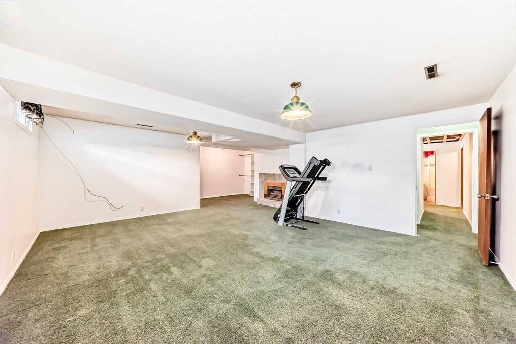 301 Whitney Crescent Se, Calgary, AB - Indoor