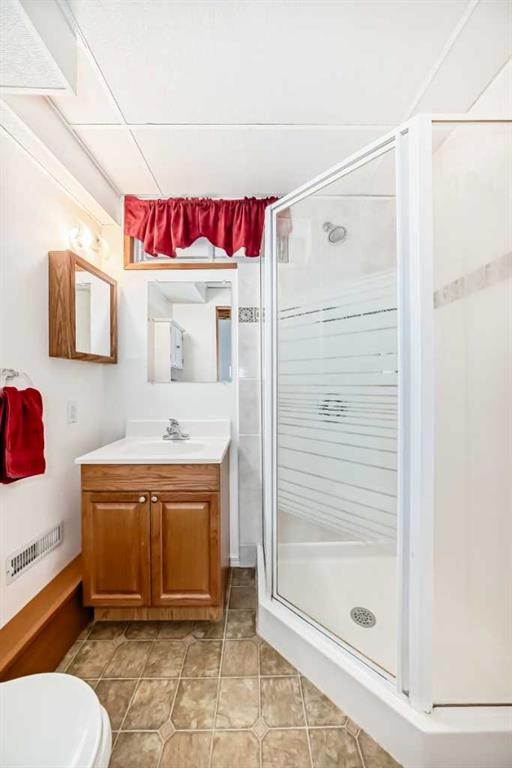 301 Whitney Crescent Se, Calgary, AB - Indoor Photo Showing Bathroom