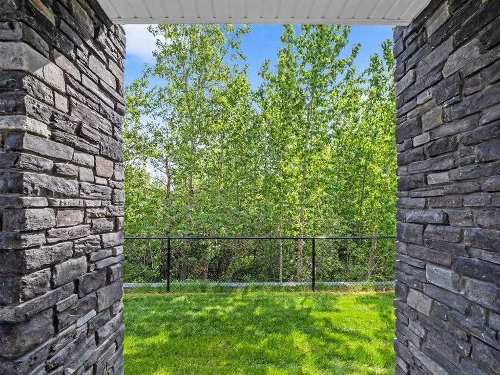 130 Crestridge Common Sw, Calgary, AB - Outdoor