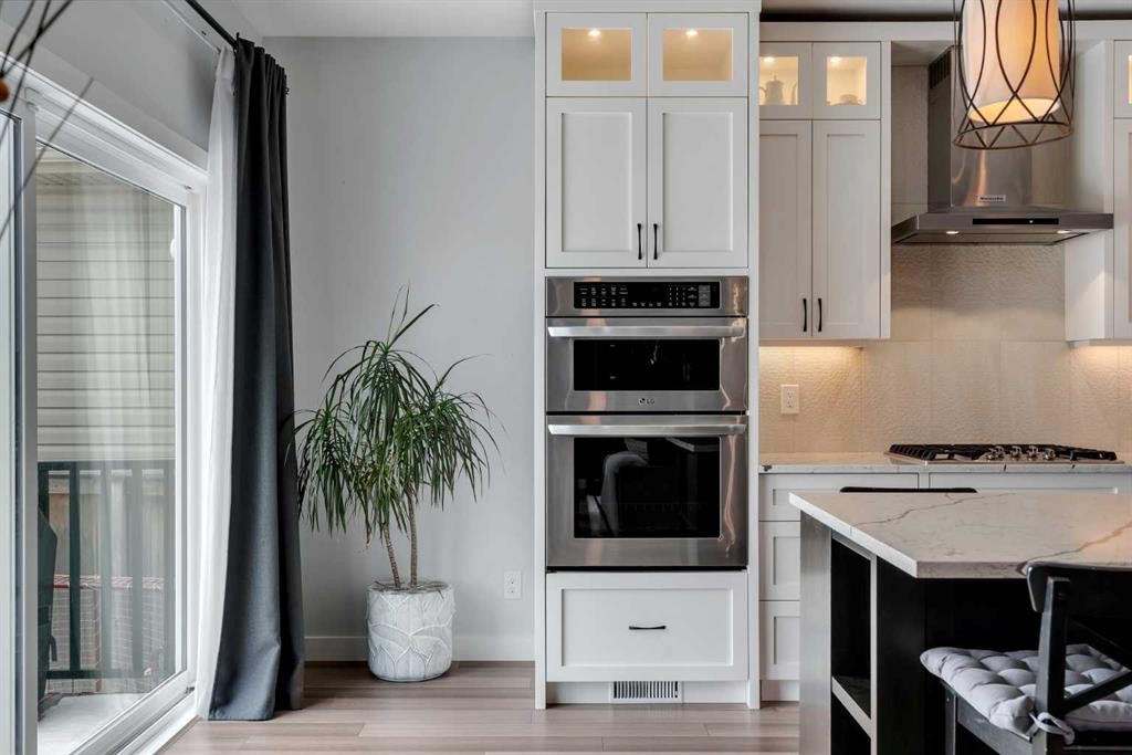 143 Cranfield Circle Se, Calgary, AB - Indoor Photo Showing Kitchen