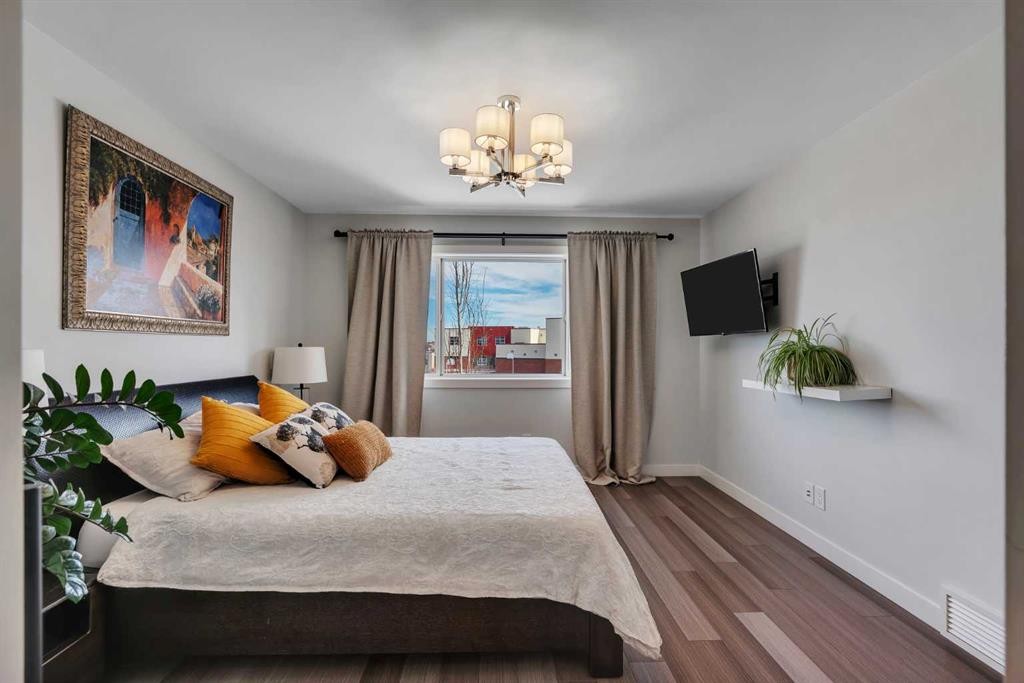 143 Cranfield Circle Se, Calgary, AB - Indoor Photo Showing Bedroom